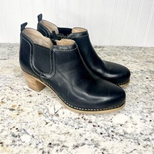Dansko Black Leather Ankle Boots Size 37